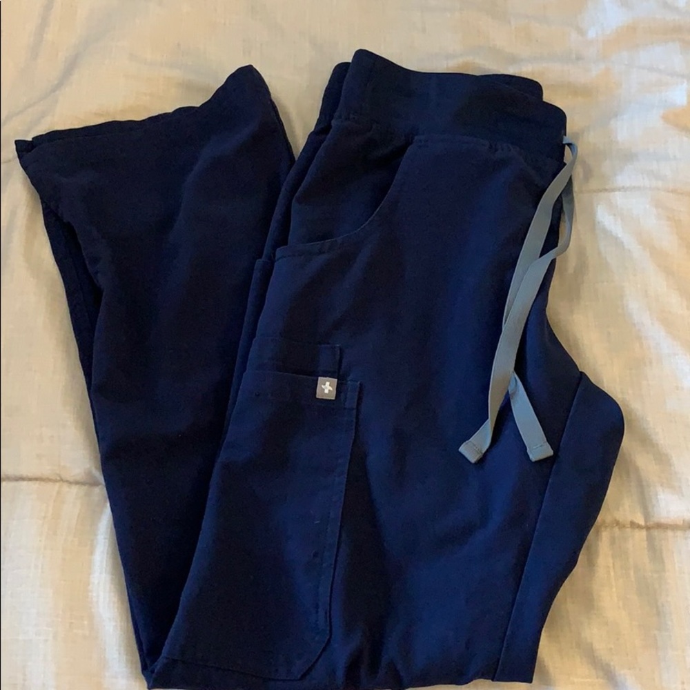Figs kade cargo scrub pants in navy